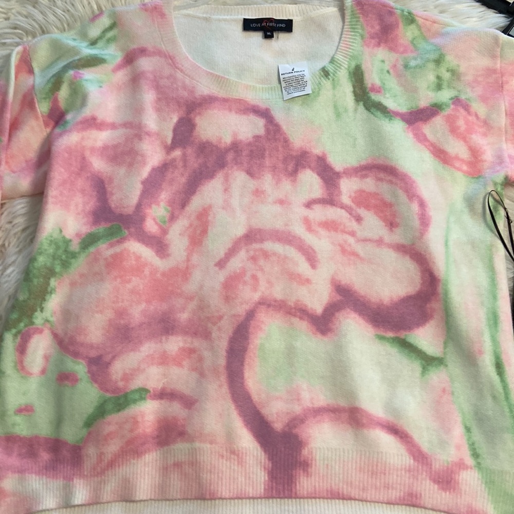 Love at first find sweater size XL brand new with tags very soft - Picture 8 of 12